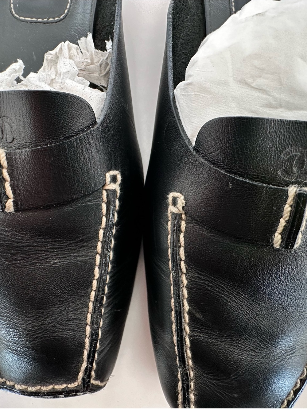Chanel Black Leather Slip-On Mule for women - Picture 2 of 4